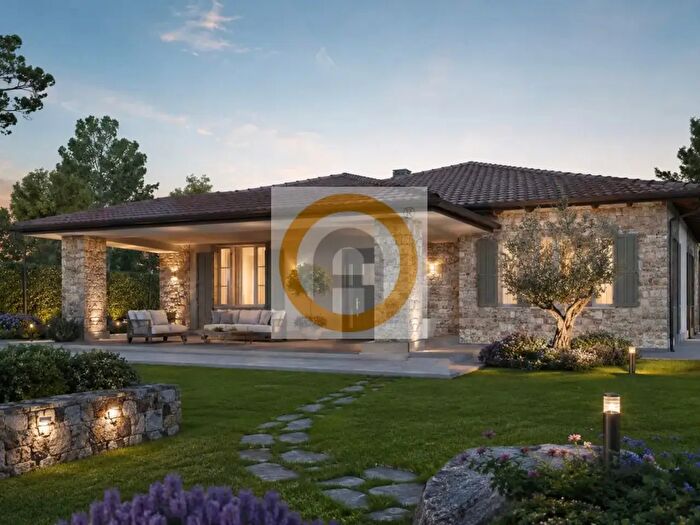 Casa con 5 locali in vendita in Bassano Del Grappa