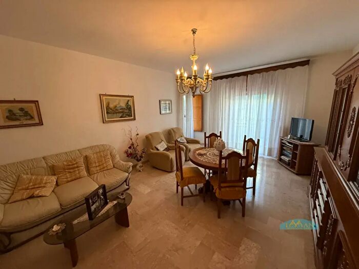 Appartamento con 5 locali in vendita in Via Napoli, Ceglie Messapica
