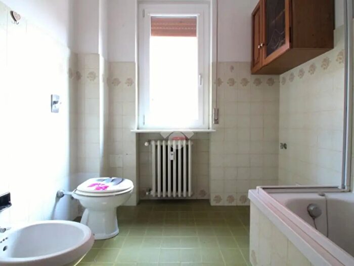 Appartamento trilocale in vendita in Via Cuneo, Pavia