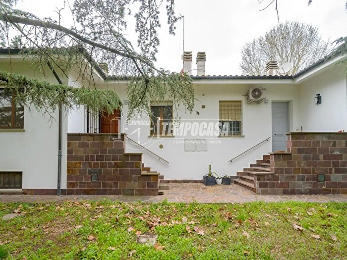 Casa con 5 locali in vendita in Via Sillaro, Medicina