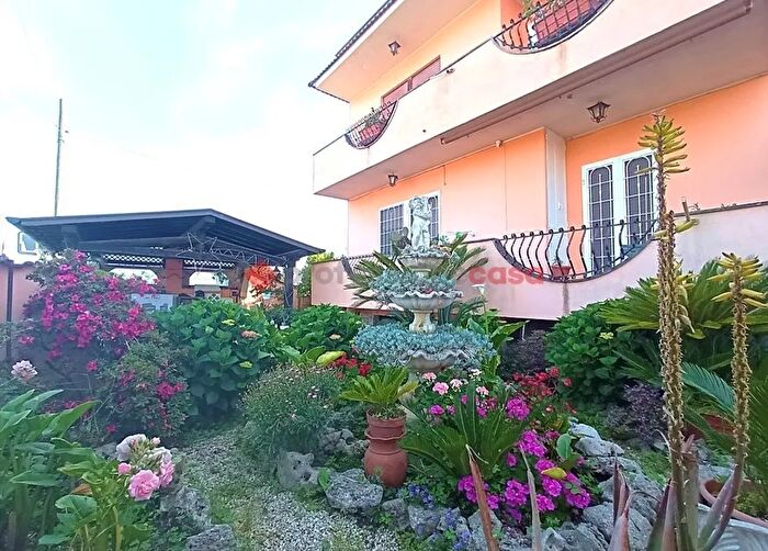 Casa quadrilocale in vendita in Via Marzabotto, Aprilia