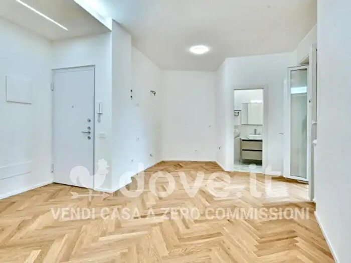 Appartamento trilocale in vendita in Piazza Enrico Chiaradia, Milano