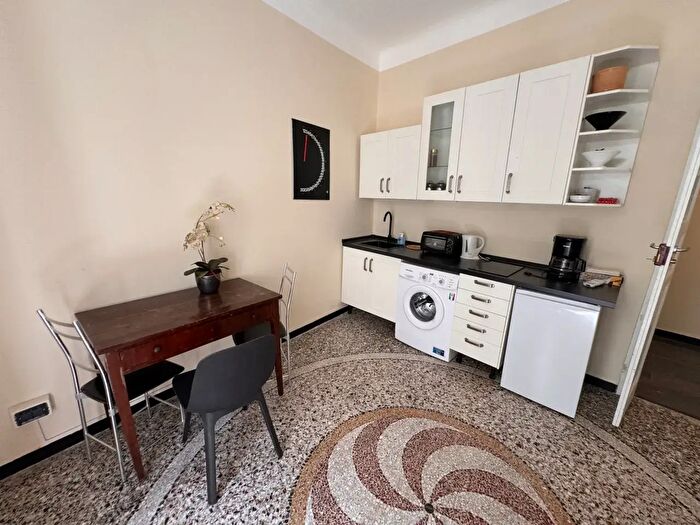 Appartamento bilocale in affitto in Via della Maddalena, Genova