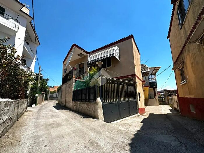 Casa trilocale in vendita in Via Vicinale dell'Infermeria, Napoli