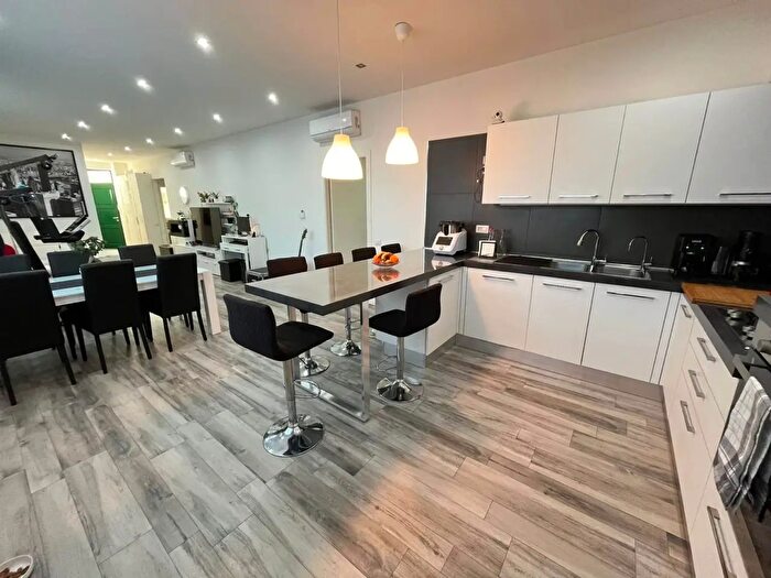 Appartamento con 5 locali in vendita in Via della Sala, Firenze