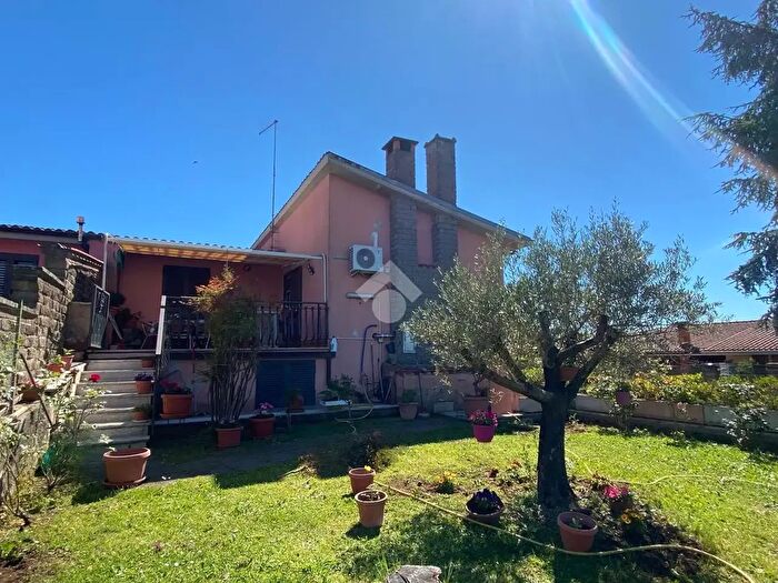 Casa con 7 locali in vendita in Via dei Tirreni, Fabrica Di Roma