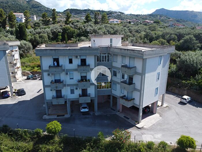 Appartamento con 5 locali in vendita in Contrada Minà, SantAgata Di Militello