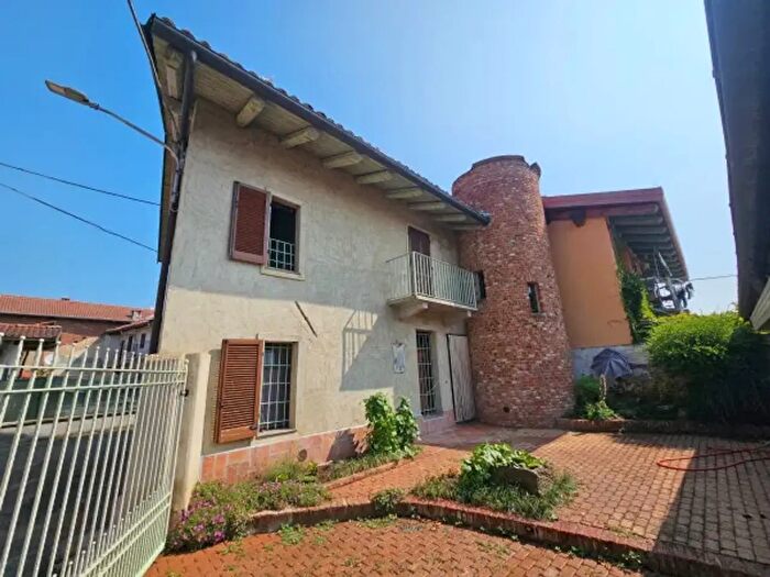 Casa quadrilocale in vendita in Via Tripoli, Crescentino