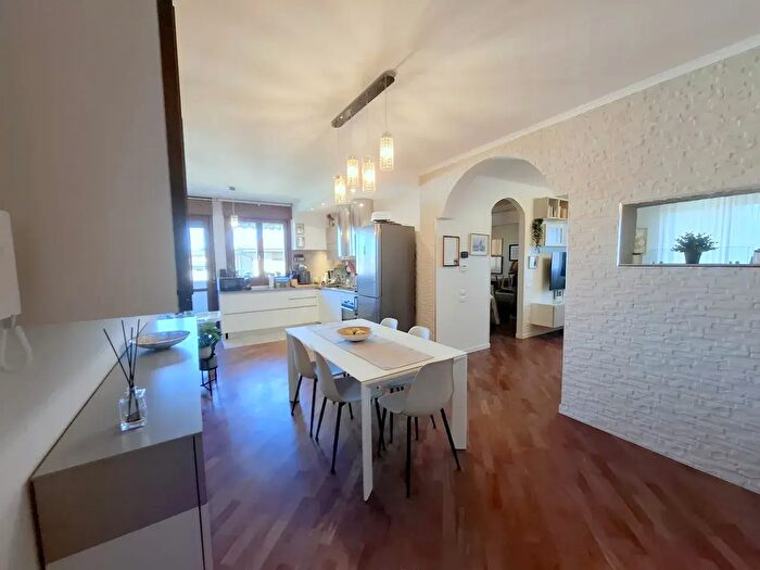 Appartamento con 5 locali in vendita in Via Piemonte, Padova