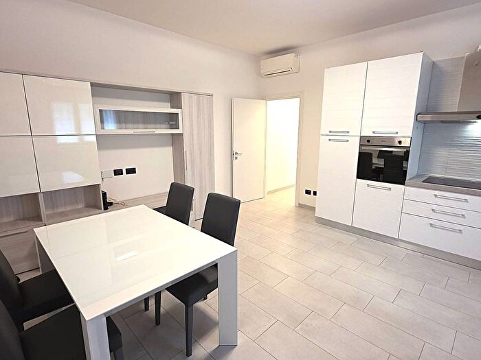 Appartamento monolocale in affitto in Via Molinetto di Lorenteggio, Giambellino, Milano