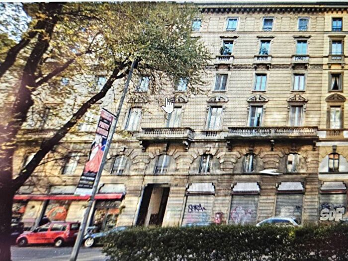 Appartamento trilocale in affitto in Viale Gian Galeazzo, Ticinese, Milano