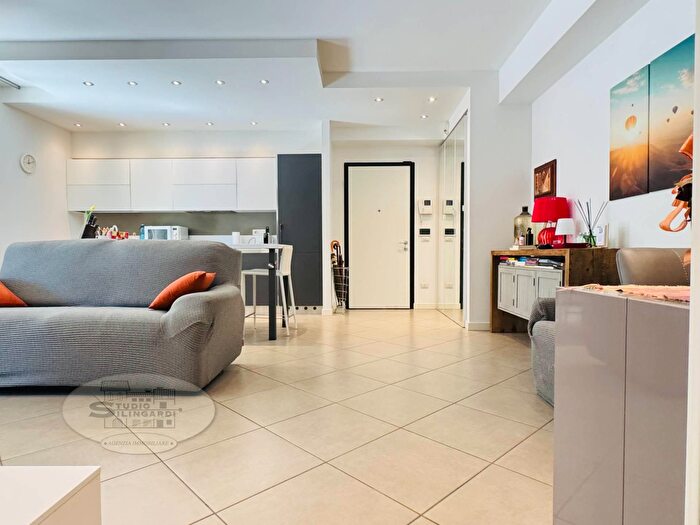 Appartamento trilocale in vendita in Modena