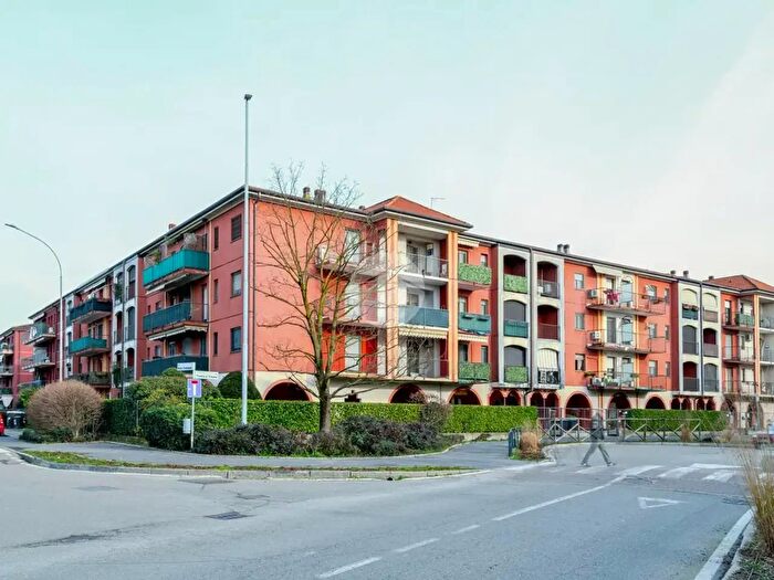 Appartamento quadrilocale in vendita in Via Trento E Trieste N G, Settimo Milanese