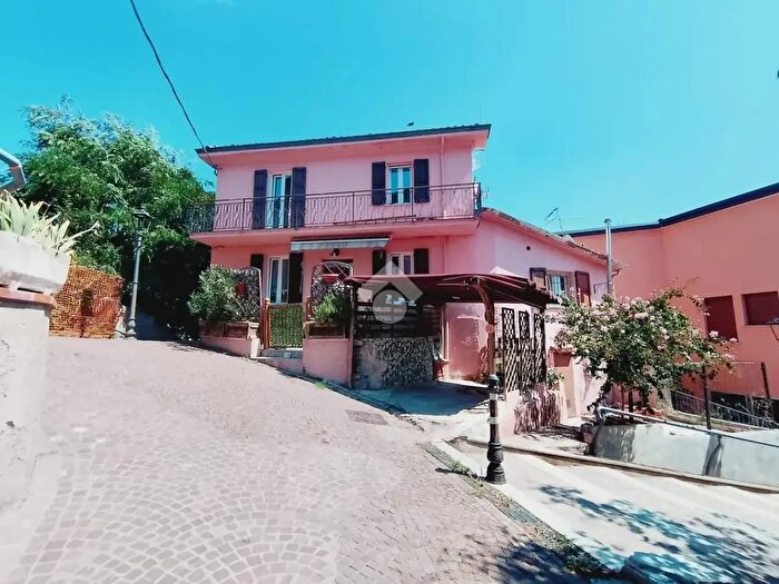 Casa quadrilocale in vendita in Via Bufalini, Mercato Saraceno