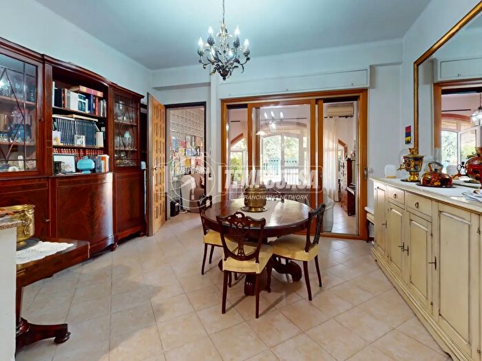 Appartamento trilocale in vendita in Via Valloriate, Roma