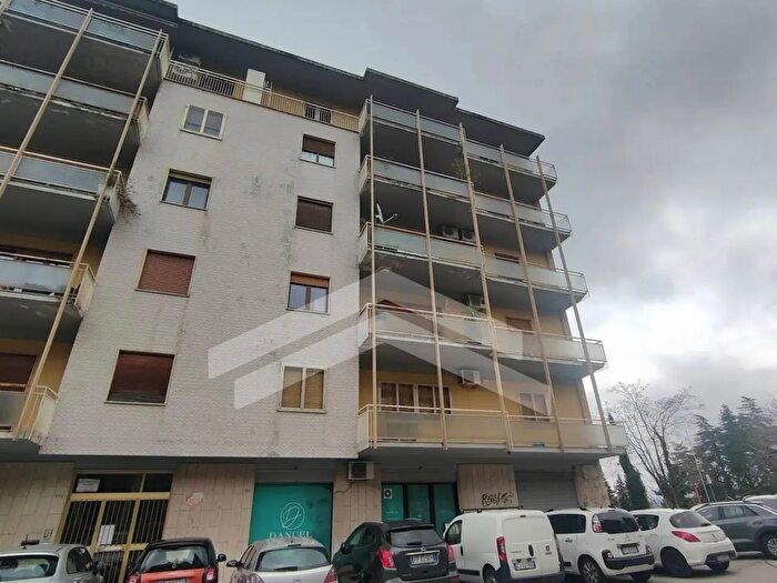 Appartamento con 6 locali in vendita in Via Principe di Piemonte, Campobasso