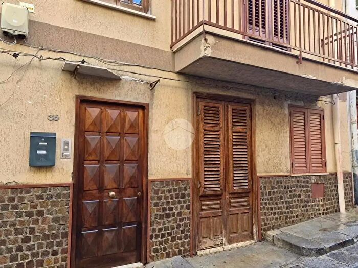 Appartamento quadrilocale in affitto in Via Oliveri, Carini