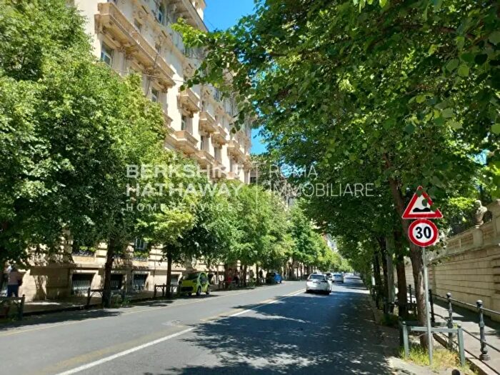 Appartamento trilocale in vendita in Via Ludovisi, Roma