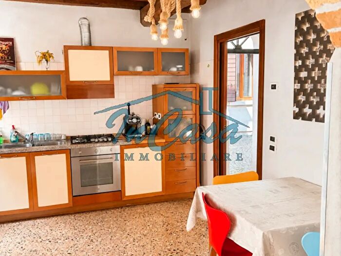 Casa trilocale in affitto in Piazza Castello, Noale