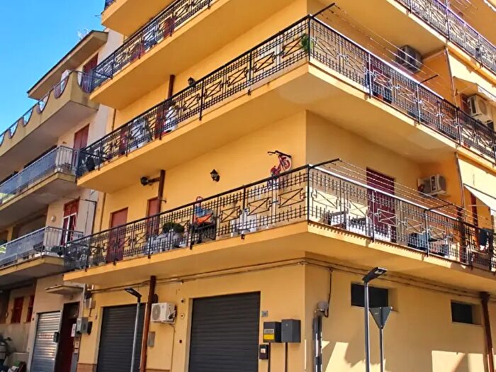 Appartamento con 5 locali in vendita in Via Cartesio, Bagheria