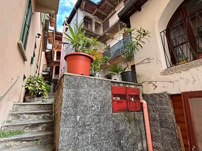 Appartamento trilocale in affitto in Via Pian di Sole, Premeno
