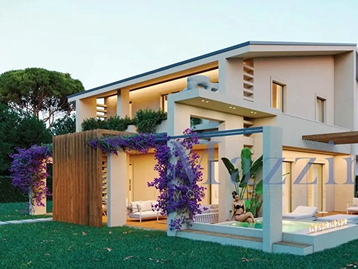 Casa con 9 locali in vendita in Via dellAcqua, Forte Dei Marmi