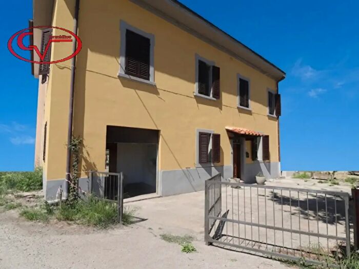 Casa con 5 locali in vendita in Via di Camminlungo, Montevarchi