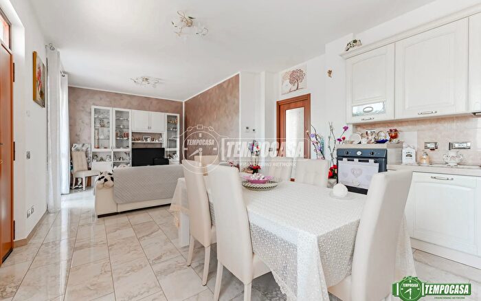 Casa trilocale in vendita in Via Ciro Menotti, Nova Milanese