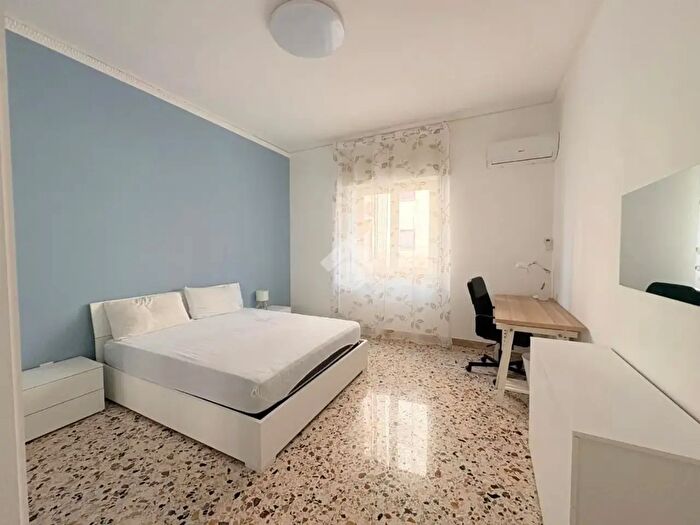 Appartamento quadrilocale in affitto in Via Mendola, Palermo