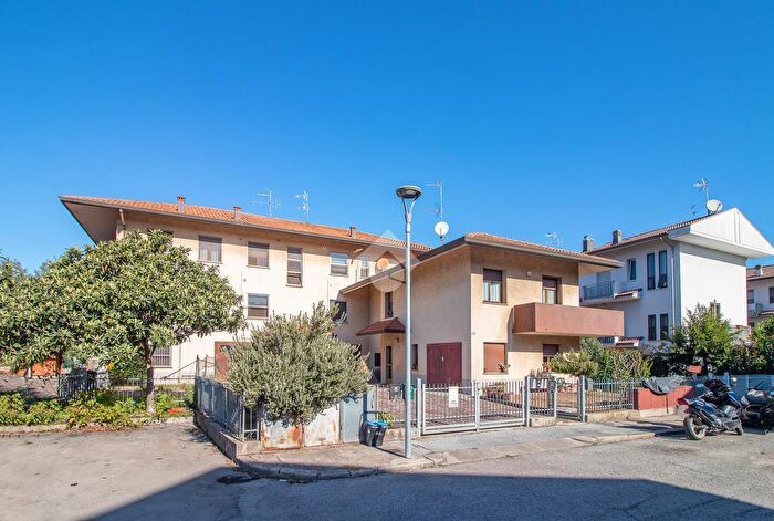 Appartamento con 5 locali in vendita in Via Primo Montanari, Gatteo