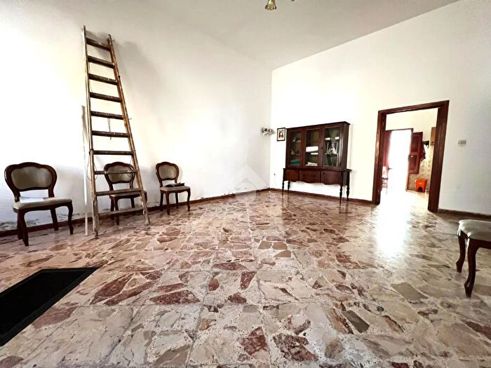 Casa con 5 locali in vendita in Via Guarini Ferruccio, Mesagne