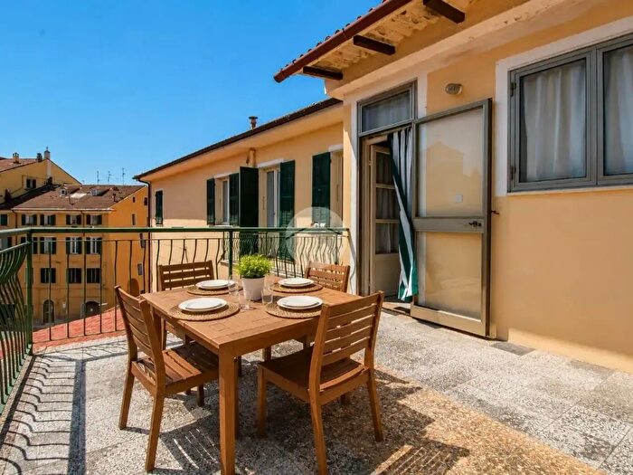 Appartamento trilocale in vendita in Via Giuseppe Mazzini, Imperia