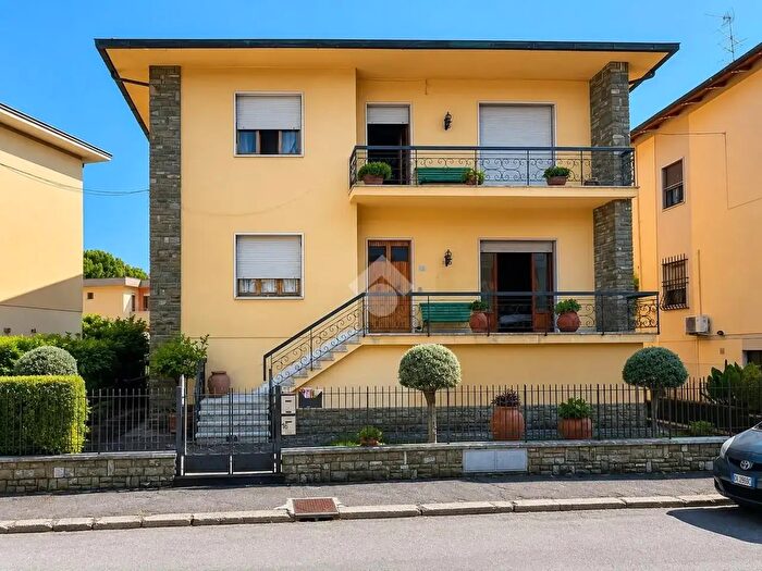 Appartamento con 5 locali in vendita in Via Giovanni Boccaccio, Campi Bisenzio