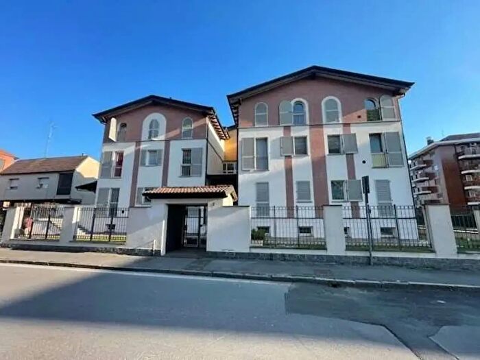 Appartamento quadrilocale in vendita in Via Paganini, Locate Di Triulzi