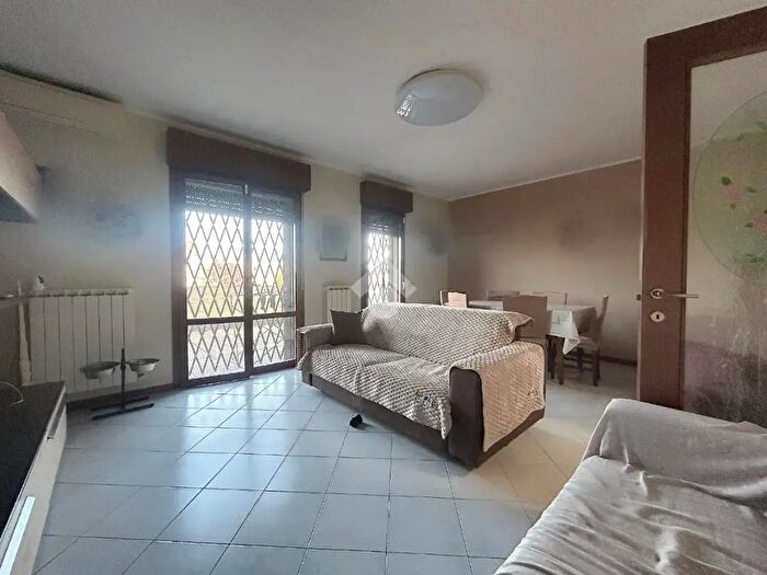 Casa con 5 locali in vendita in Via Asiago, Molinella