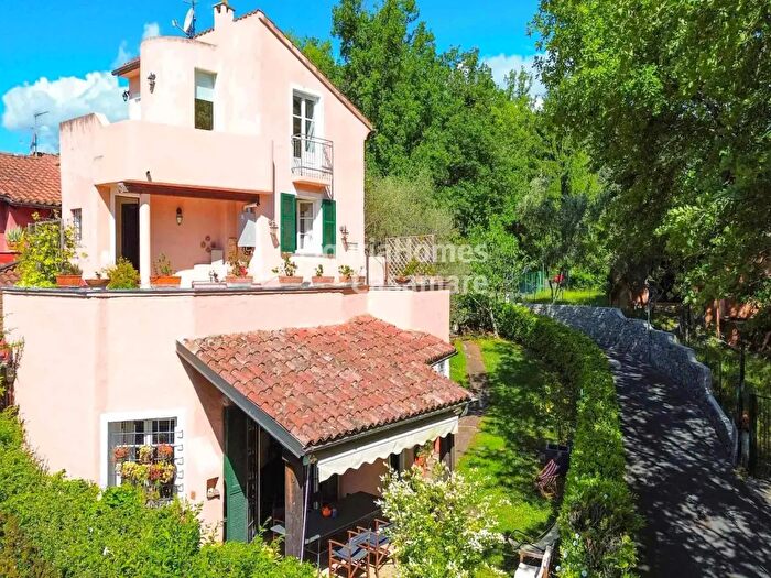 Casa con 9 locali in vendita in Via Bosco di Carlo, Garlenda