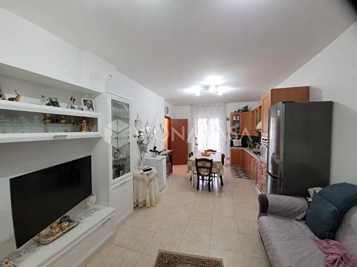 Appartamento bilocale in vendita in Viale dellAntico Porto Aviane, Vieste