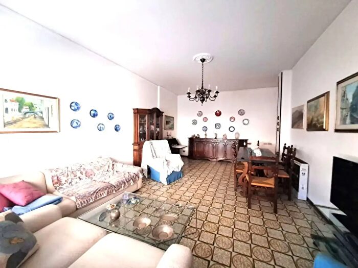 Appartamento con 5 locali in vendita in Carrara