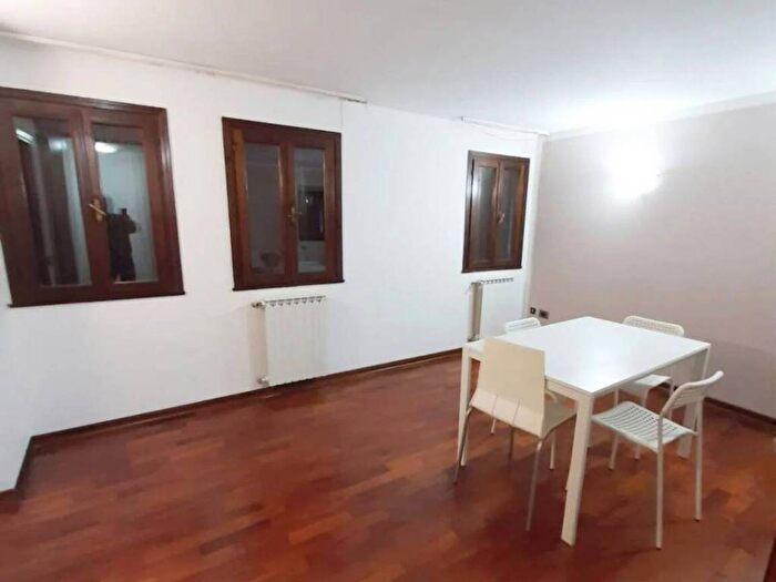 Appartamento trilocale in affitto in Centro Storico, Rovigo