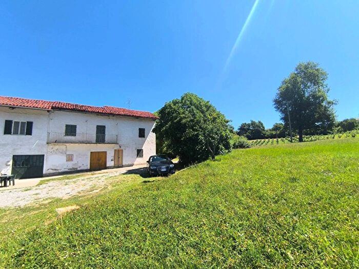 Casa con 5 locali in vendita in Strada degli Stralla Mondovi, Mondovi