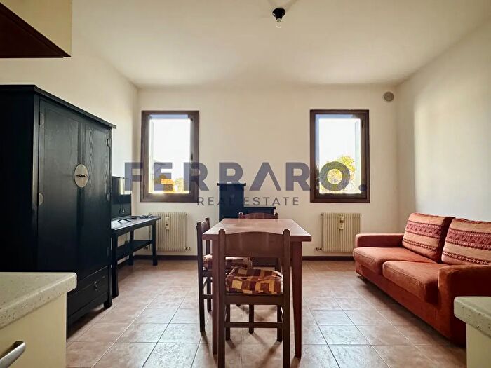 Appartamento bilocale in vendita in Via Duca dAosta, Carbonera