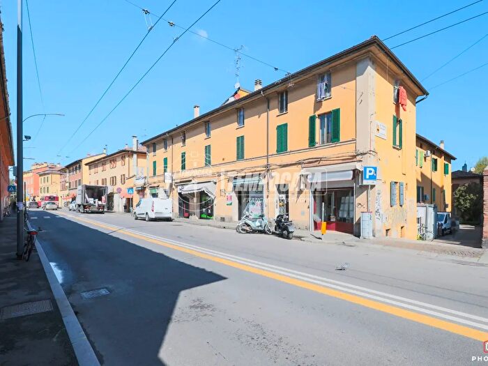 Appartamento bilocale in vendita in Via Giuseppe Massarenti, Bologna