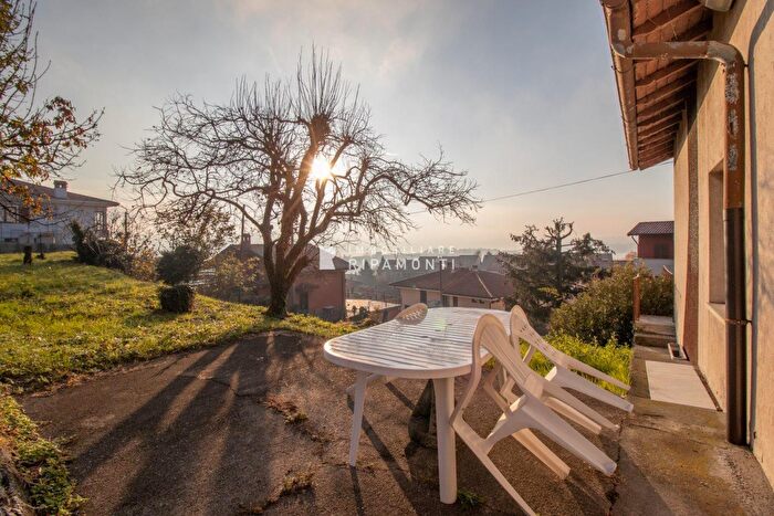 Casa trilocale in vendita in Via Belvedere, Civate