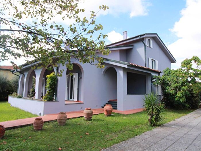 Casa con 6 locali in vendita in Via di Mezzo Sud, Navacchio Sud, Cascina