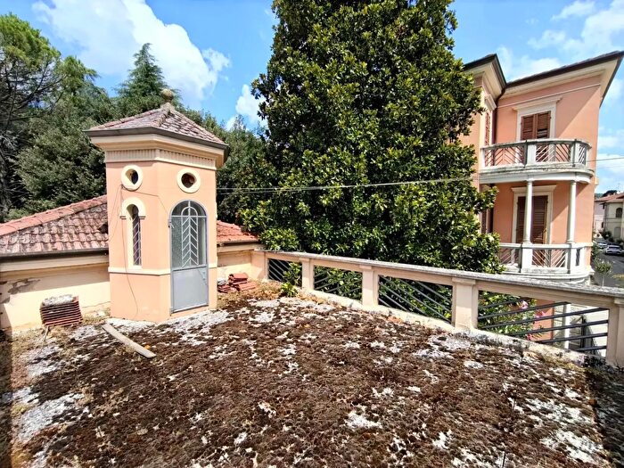 Casa con 5 locali in vendita in Via Roma, Dovadola