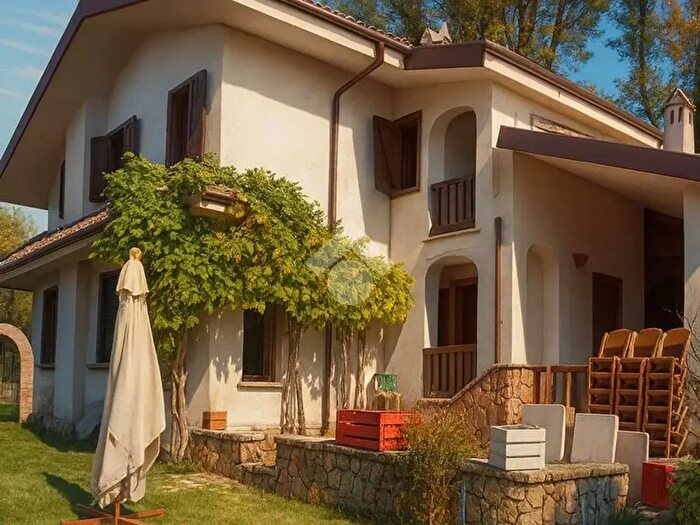 Casa con 10 locali in vendita in Via Strada Provinciale, Atripalda