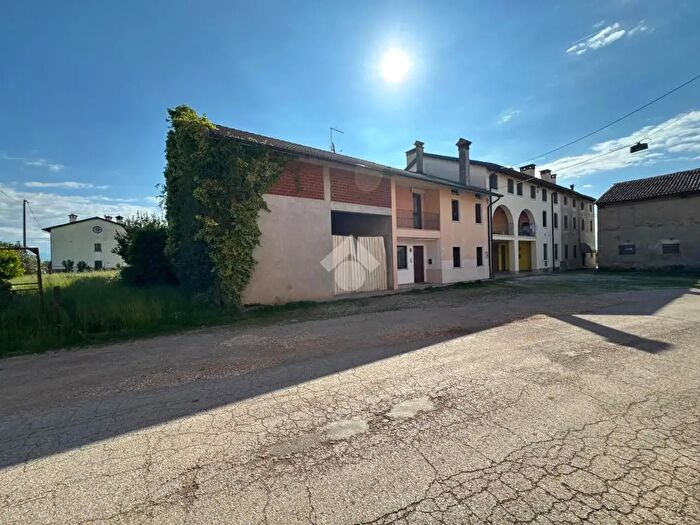 Casa quadrilocale in vendita in Via Martinè, Malo