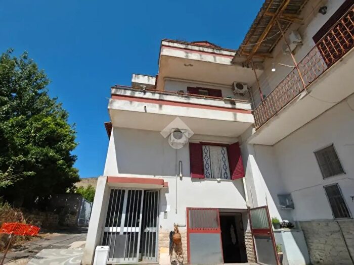 Casa con 5 locali in vendita in Via Roma, Frattamaggiore