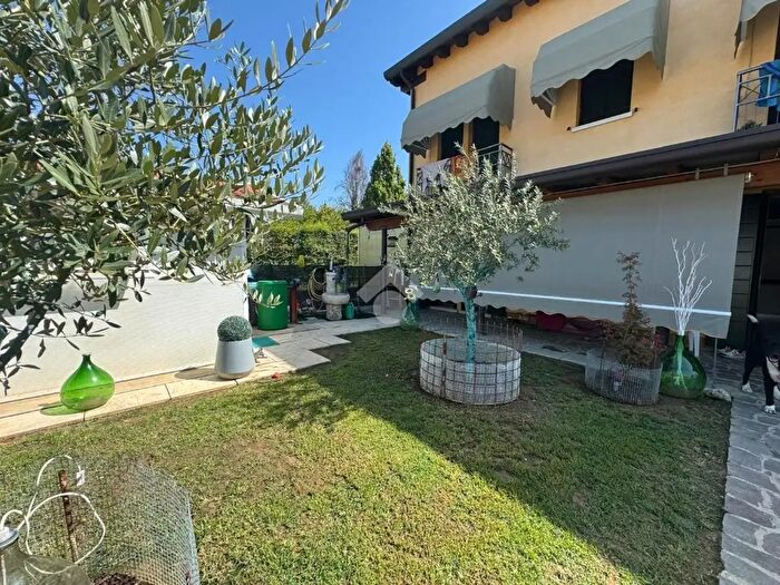Appartamento trilocale in vendita in Via Giolitti, Santa Maria Di Sala