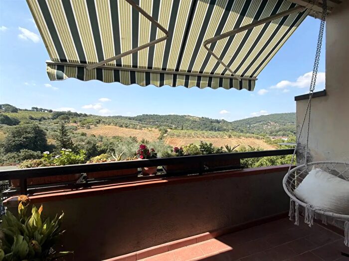 Casa con 5 locali in vendita in Lastra A Signa